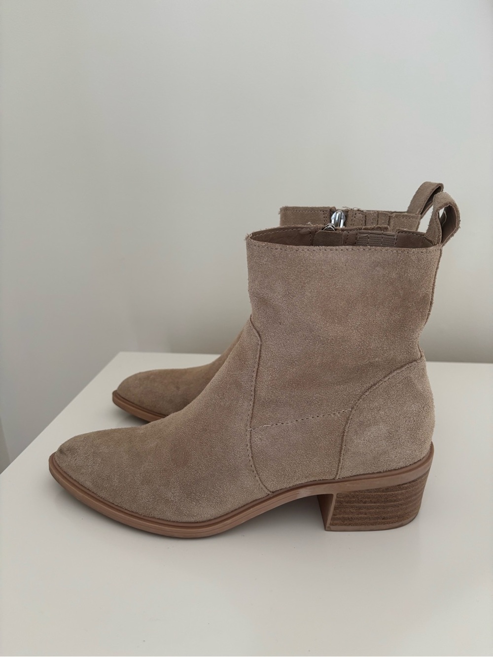 Women's Dolce Vita Taupe Suede Ankle Boots 8